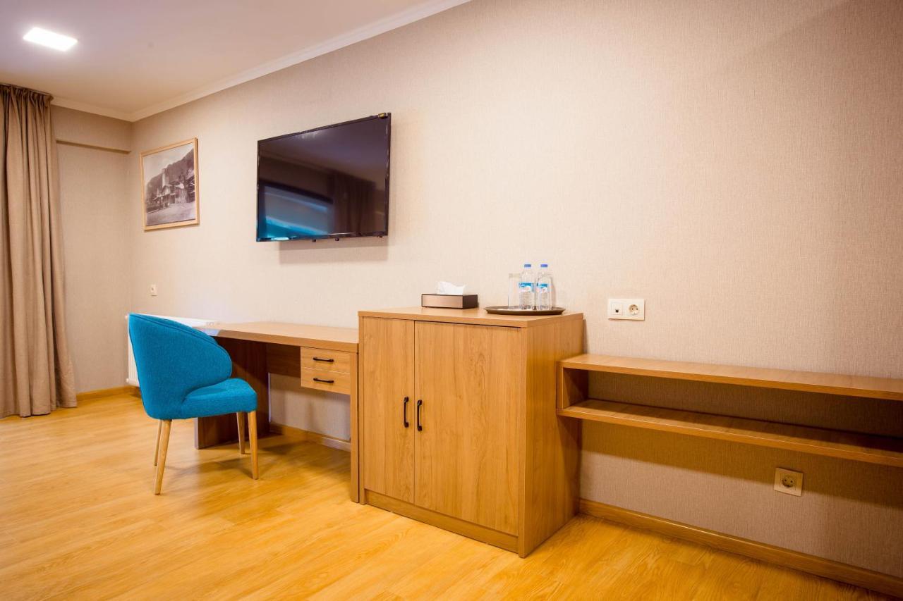 Gistola Hotel Местия Екстериор снимка