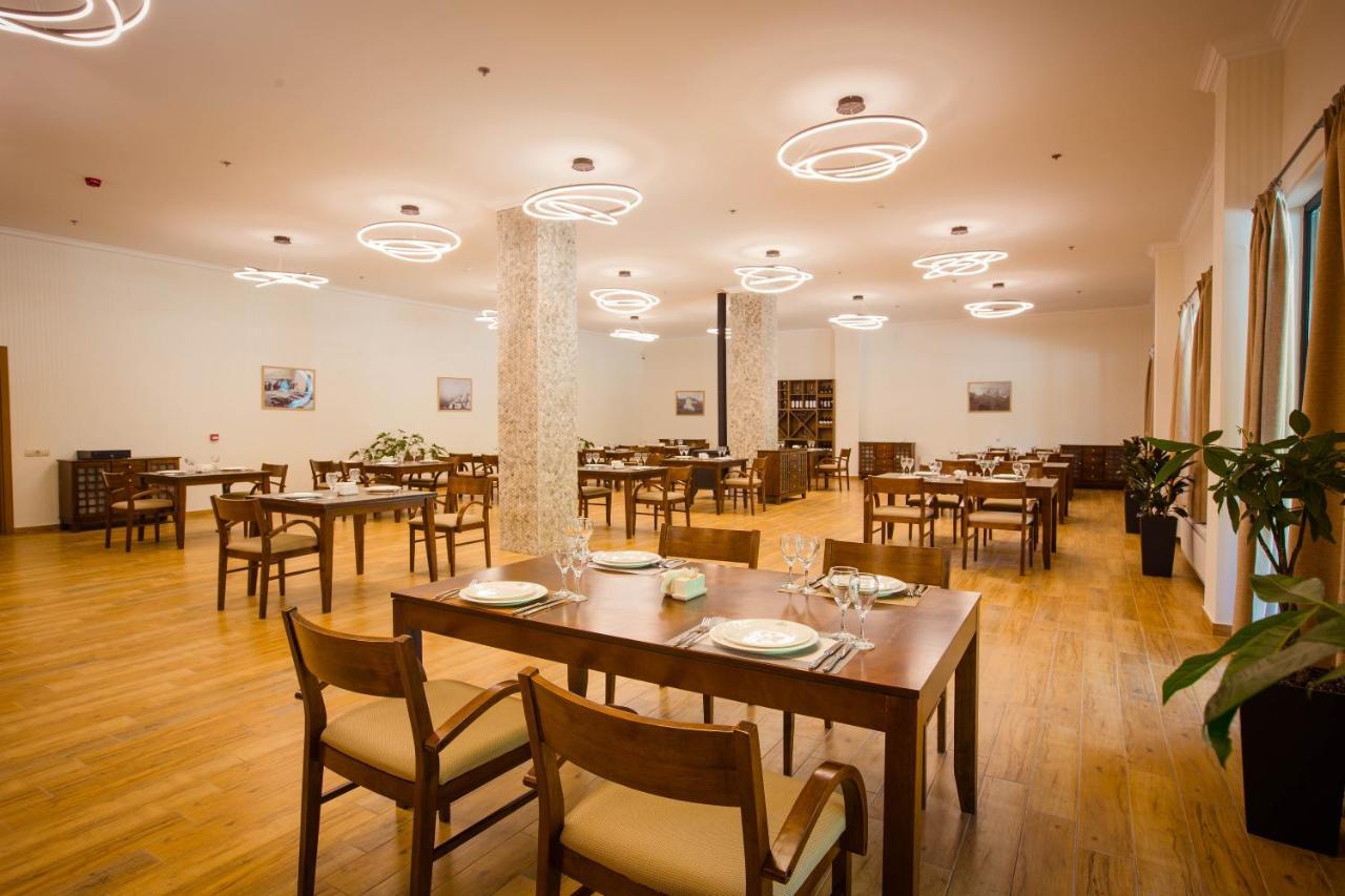 Gistola Hotel Местия Екстериор снимка